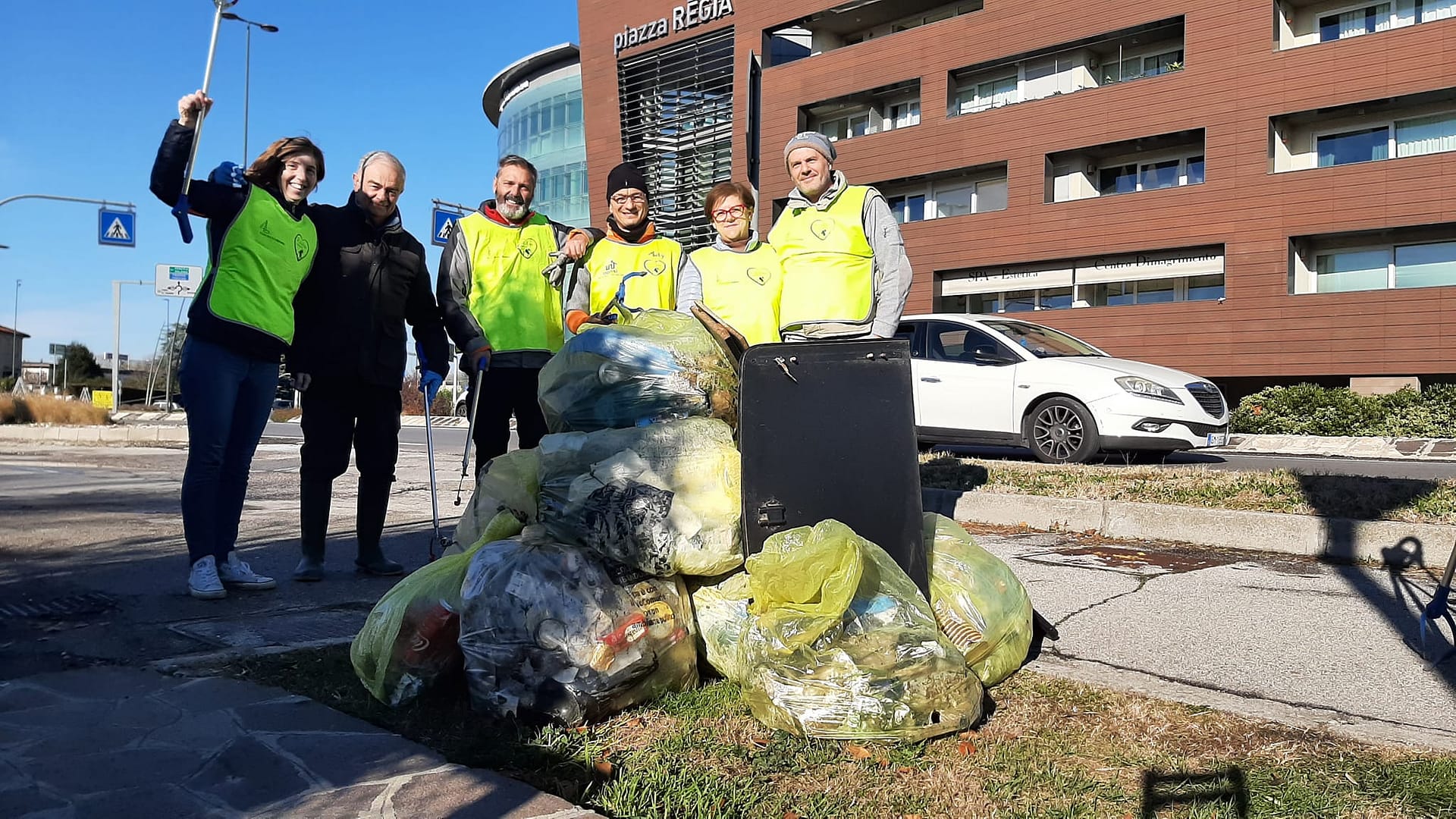 Pulizia Mega, Via Regia, stazione Treni Busa