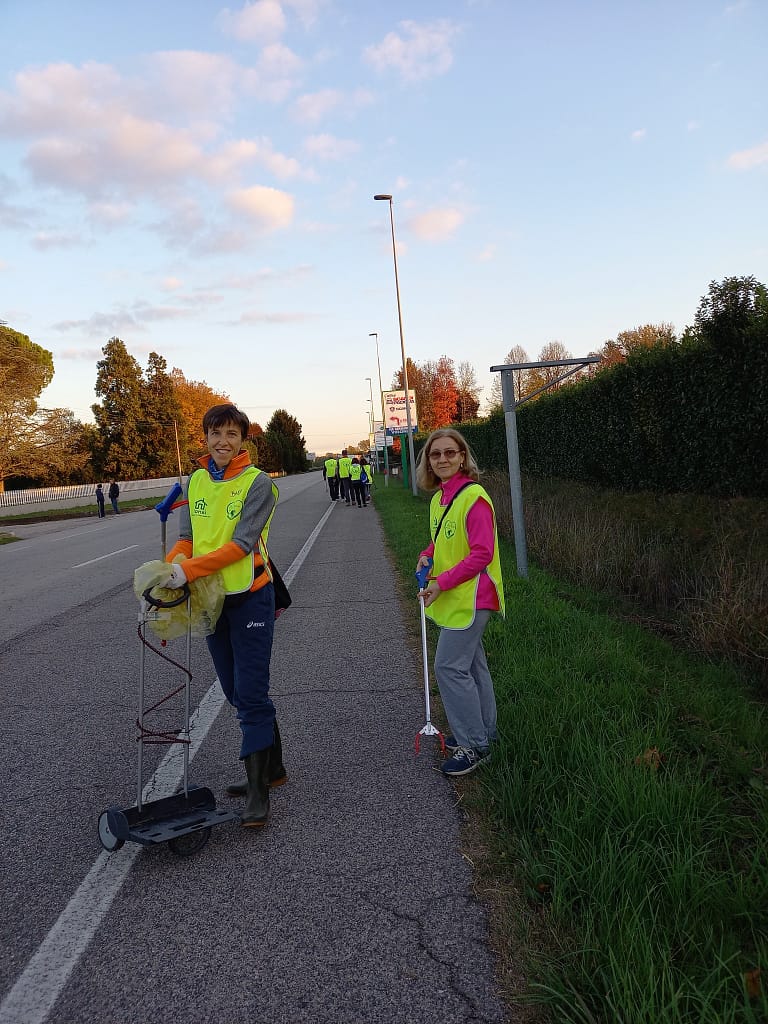 Pulizia territorio via Trevisan Vigonza (Padova)