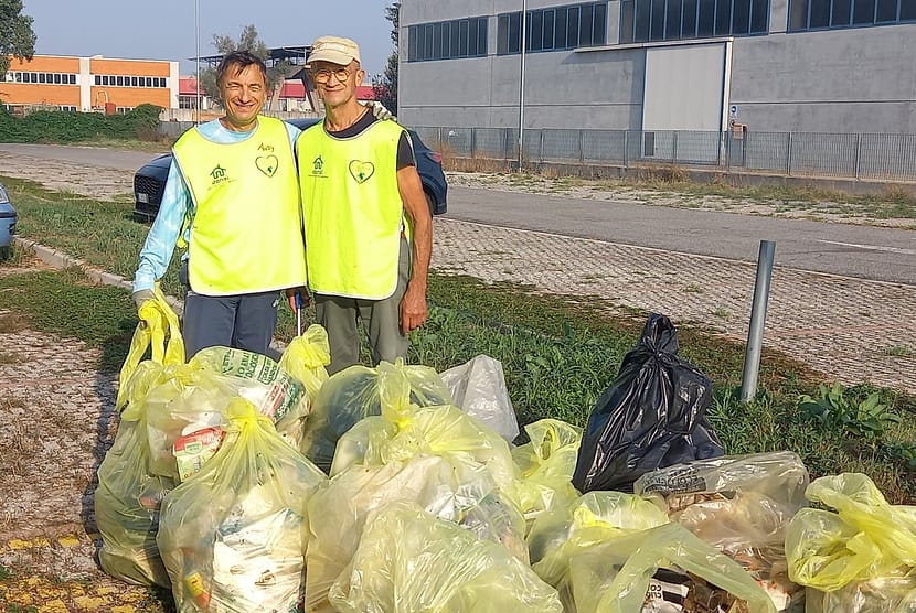 Pulizia parcheggio retro Interspar - Centro commerciale Matrix